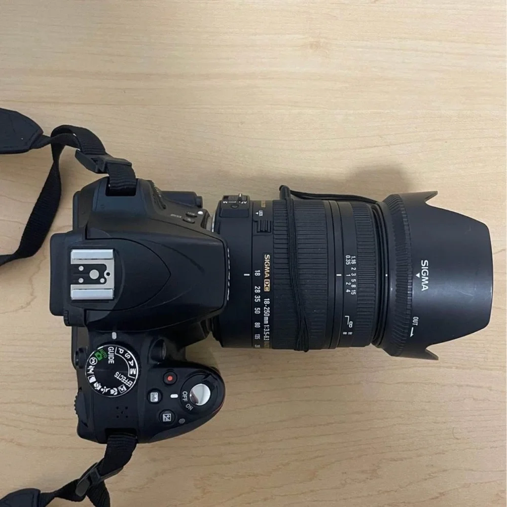 Nikon D3300 with Sigma Zoom 18-250mm lens